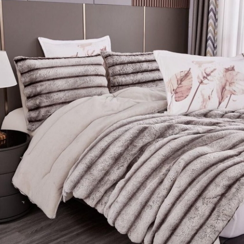 5 pcs Luxe Faux Fur Reversible Comforter Set