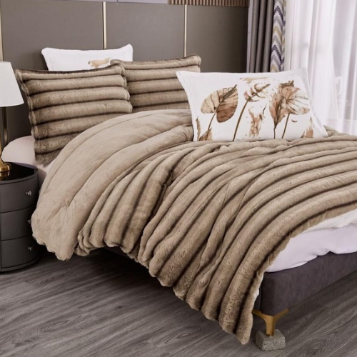 5 pcs Luxe Faux Fur Reversible Comforter Set