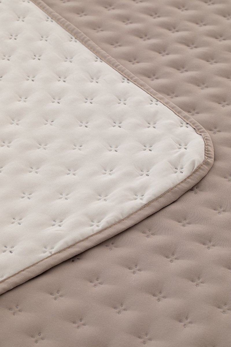 Nature bedspread by Belmarti spain LINEN