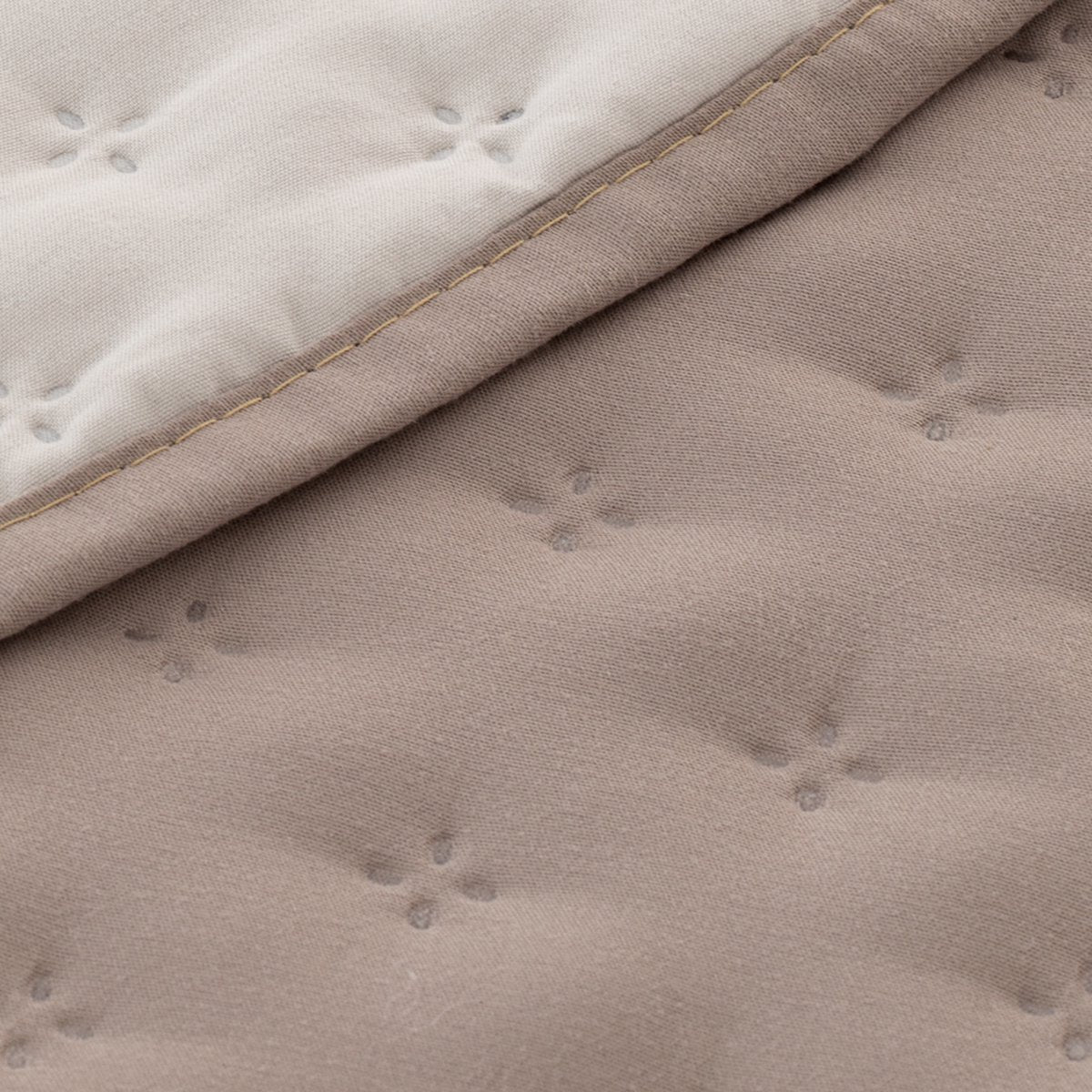 Nature bedspread by Belmarti spain LINEN