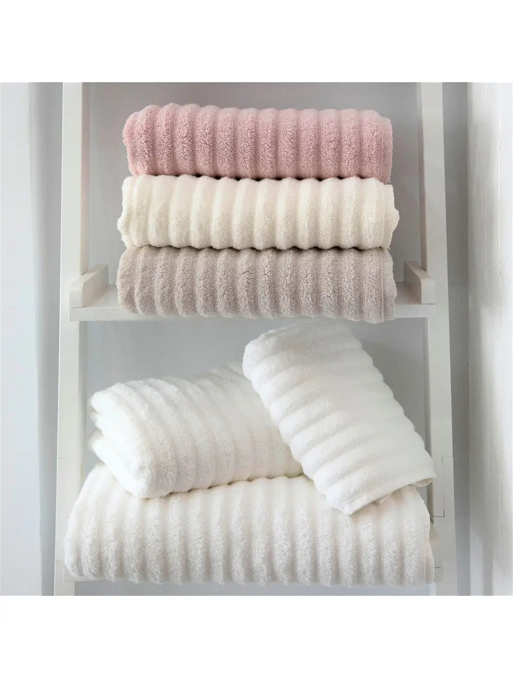 4 pieces lux towel set / 2  different sizes available